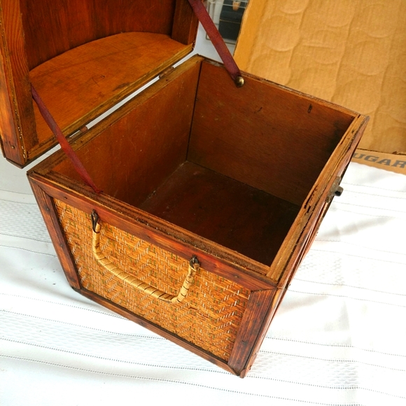 Vintage SMALL PIRATE TREASURE CHEST Tropical Home Nautical Décor 9.5" x 7" x 8". - Picture 8 of 13